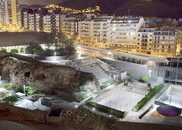 S/c De Tenerife, 1 *